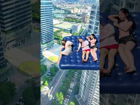 上帝掉下去了！#jesus #christ #shorts #deamn