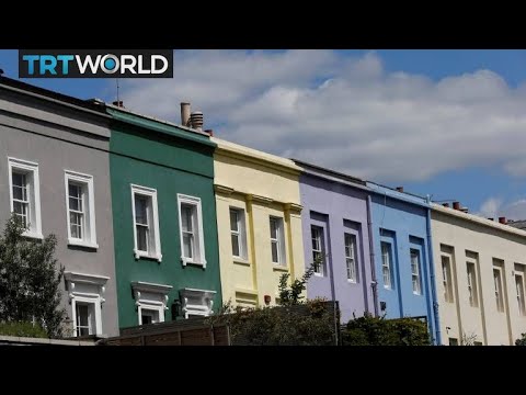 UK Housing: London residents take to canals for housing