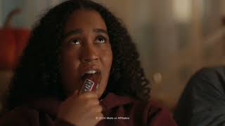 Snickers Outdoor Skeleton 2024