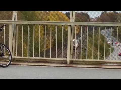 Filmar tåg i Fagersjö  i Stockholm