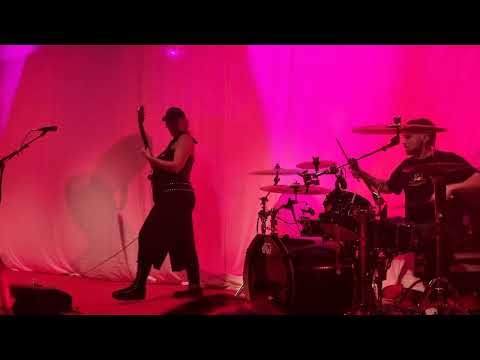 Hevenshe - Floor Bed (Live) - Northcote Theatre, Melbourne - 25 Aug 2025