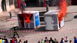 preview picture of video '140 Jahre Feuerwehr Sangerhausen - Brandvorführung'
