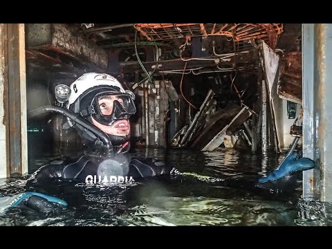 Italian Coast Guard Diving on "Costa Concordia" Wreck - Giglio Island 2013 © Riccardo Lattanzi Video