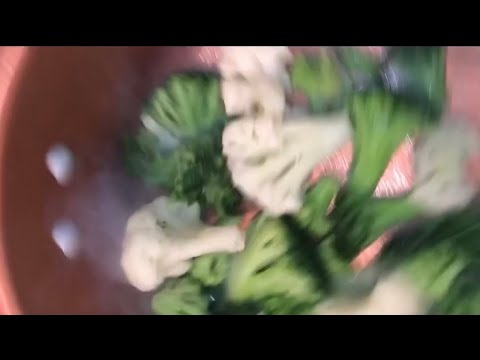 Before Putting Frozen Veggies In The Microwave... WATCH THIS!  😱😋