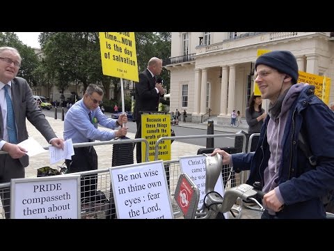 , title : 'Actor Jesse Eisenberg says "You’re so fuc*ed up" to anti-Pride Christians at London Pride rally'