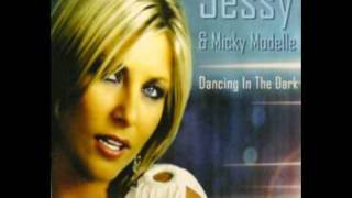 Jessy &amp; Mickey Modelle - Dancing In The Dark (Extended Mix)