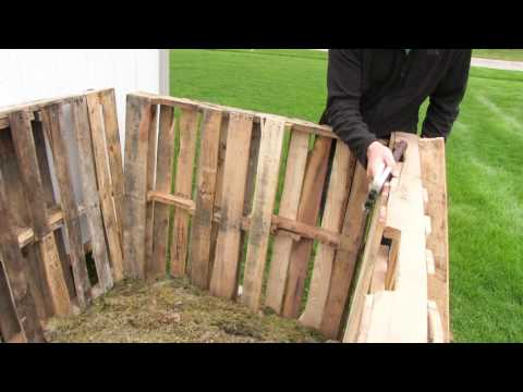 5 Minute DIY Compost Corral for FREE!