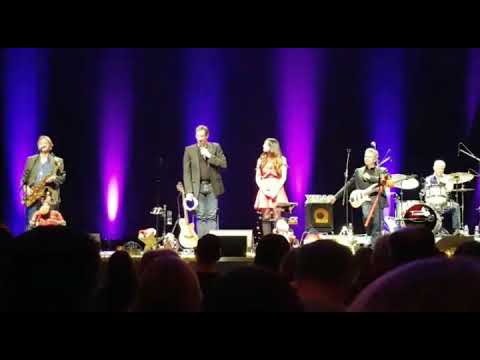 Sara De Blue feat. Viktor Gernot