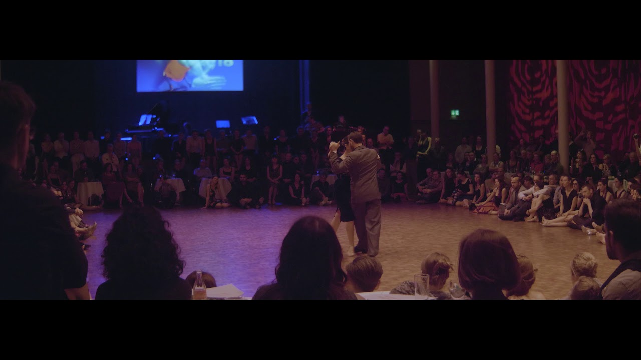 Video thumbnail for Fausto Carpino y Stephanie Fesneau bailan Derecho viejo por Osvaldo Pugliese en Basel