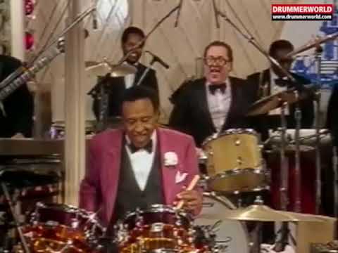 DRUM BATTLE: Lionel Hampton - Duffy Jackson - 1989 #duffyjackson #lionelhampton #drummerworld