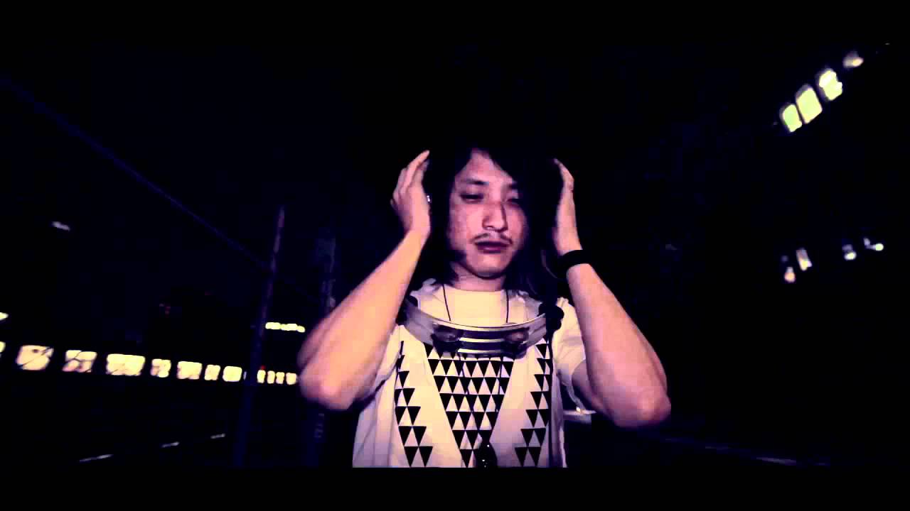 アルカラ "半径30cmの中を知らない" (Official Music Video)