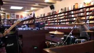Blood Red Shoes - Doesn&#39;t Matter Much (Live Concerto instore Amsterdam)