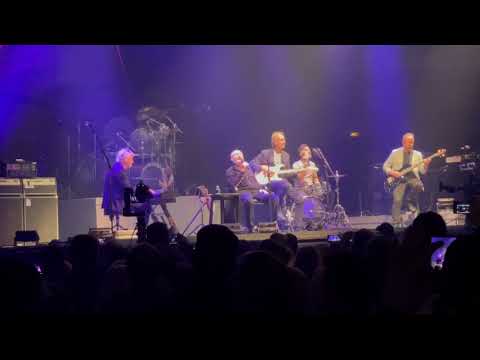 GENESIS  Perform Acoustic FOLLOW YOU FOLLOW ME in Final Tour Concert  United Center Chicago 11/15/21