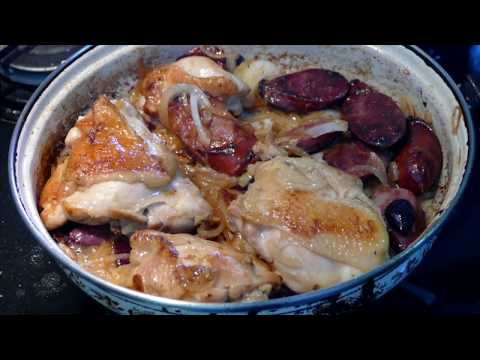 Nhoques a moda da Sheila, com frango e lingüiça calabresa ao molho.