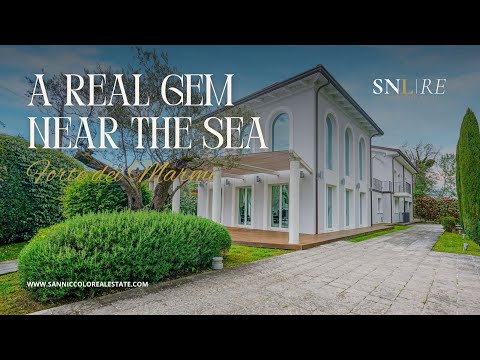 VILLA WITH UNIQUE ARCHITECTURE AND COMFORT (Forte dei Marmi - Tuscany)