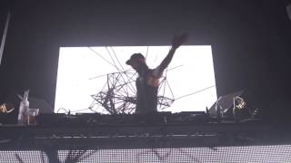 Kissy Sell Out - Deeper In Love feat. Angie Brown [Official Music Video]