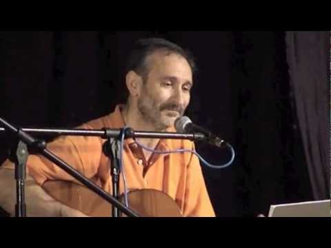 Vídeo: «O cantar dos topónimos», en versión de Anxo Rei dentro do disco  <cite>Fronteira de cigoñas</cite>. 2002