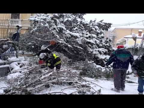 ONDA TG 31.12.2014 - EMERGENZA NEVE   QUARTIERE ISOLATO A SULMONA
