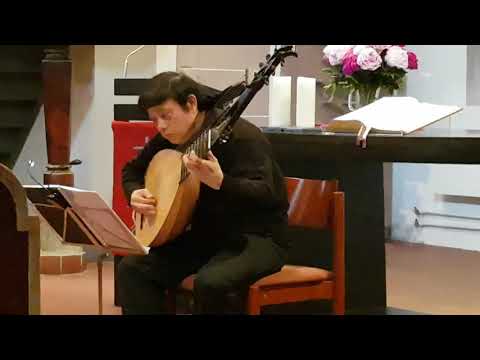 Johann Sebastian Bach, Prelude, BWV 1009 (from Cello Suite No. 3) Yasunori Imamura (theorbo)