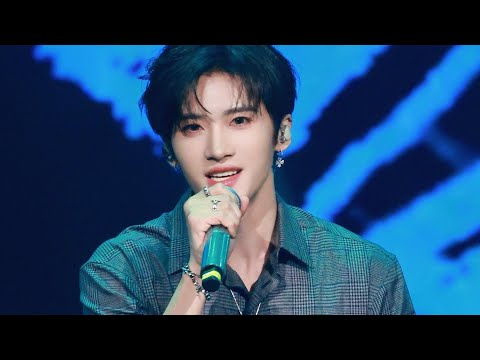 YANAN, Huang Yubo, and Sun Nan -  “无处不在” on Weibo Music Awards 2025 stage