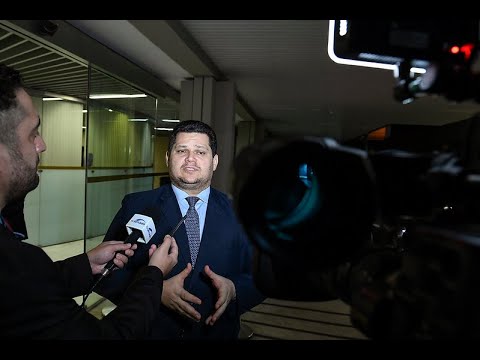 Congelamento de salários de servidores deve ser contrapartida para compensar estados e municípios