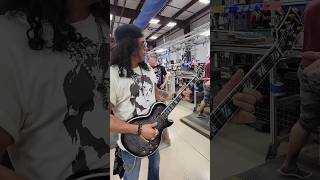 Download lagu Slash GUNS N ROSES visits and tests guitars at Gibson #gunsnroses mp3 Download lagu Slash GUNS N ROSES visits and tests guitars at Gibson #gunsnroses mp3