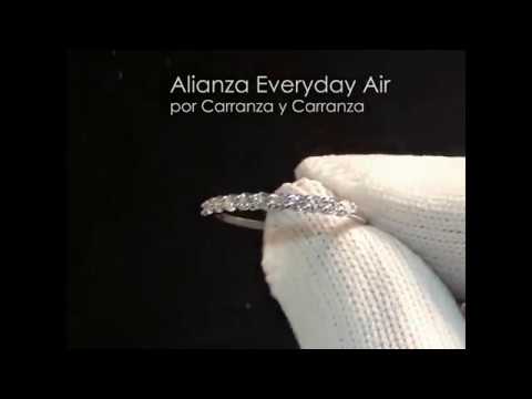 Alianza CyC colección Everyday air con 0.33 diamantes en oro blanco de 18k