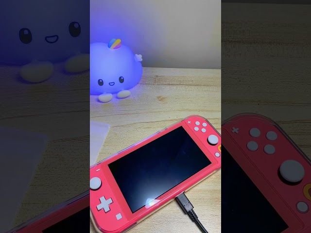 Vídeo relacionado con Nintendo Switch Lite Animal Crossing: New Horizons Isabelle Aloha Edition console de jeux portables 14 cm (5.5") 32 Go