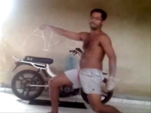 Claudio e a dança da Mobilete e o tchuco tchuco gostoso