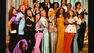 Les Humphries Singers - Tom Dooley