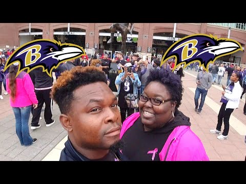 image-Where are the closest parking garages to the Baltimore Ravens Stadium?
