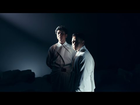 Daun Jatuh - Dewi (Official Video)