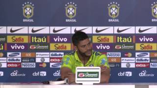 Hulk responde pergunta da hashtag #selecaoresponde