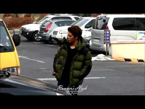 [Fancam] 130115 ZE:A Dongjun - 캐치미이프유캔 출퇴근길