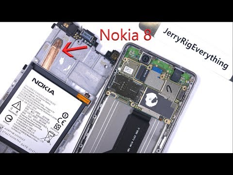 Nokia 8 messo a nudo da JerryRigEverything Nokia 8 messo a nudo da JerryRigEverything