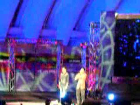 Fly to the Sky - Gaseum Apado Hollywood Bowl (Fan Cam)