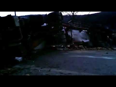 Cisternă cu xilen răsturnată la Grințieș