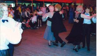 preview picture of video 'Une rétrospective des festivités de l' An 2000 à Montreux-Vieux'