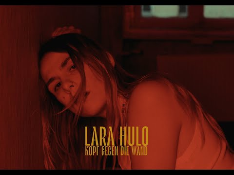 LaraHulo - Kopf gegen die Wand
