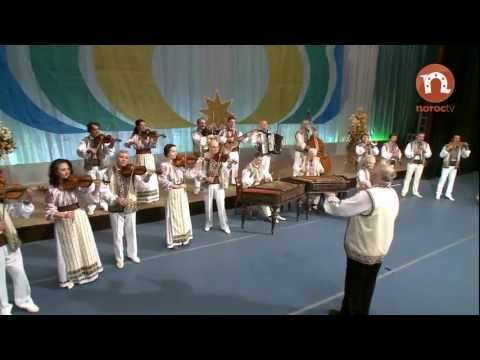 Ansamblul de cântece şi dansuri populare "Fluieraş", dirijor  Serghei Ciuhrii
