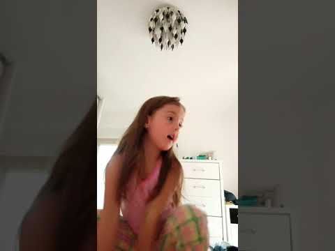 TikTok dance Dea Show