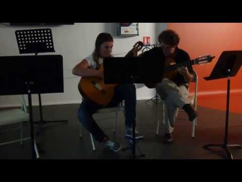 Chloe & Guitar à L'atelier Gournay en Bray