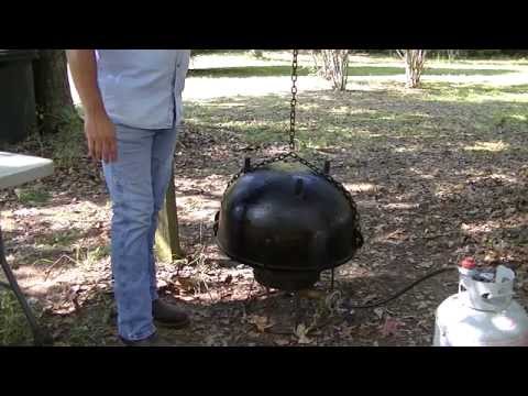 Wie man einen großen gusseisernen Schmortopf oder Kessel einbrennt
