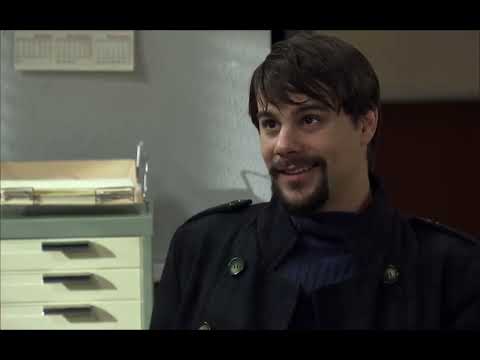 Amar C574 - Ismael roba en la droguería