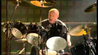 Genesis - Phil Collins e Chester Thompson (solo de bateria).avi