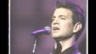 CHRIS ISAAK performs LEAH.wmv