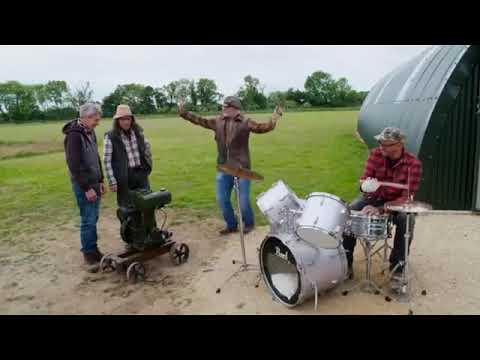 Fuzz Townsend plays beat-box to a stationary engine!