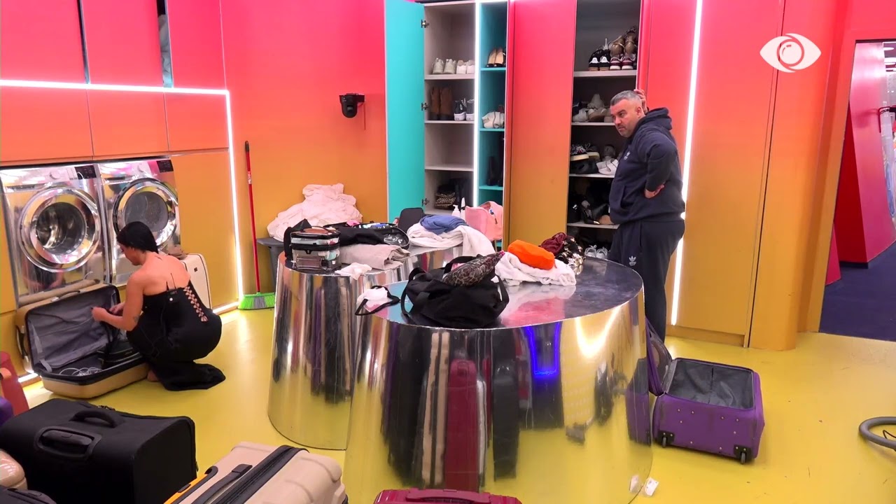 “Për pak po mendoja që je i mirë”/ Nikol diskuton me Rogertin në lavanderi