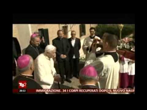 12/10/2013 – BENEDICTO XVI REZA HOY ANTE LA IMAGEN DE LA 