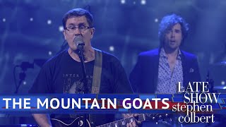 The Mountain Goats Perform 'Sicilian Crest'